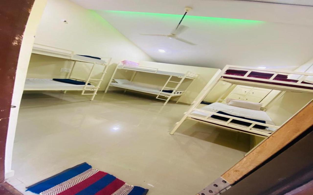 Hotel Megha Resort ハンピ エクステリア 写真