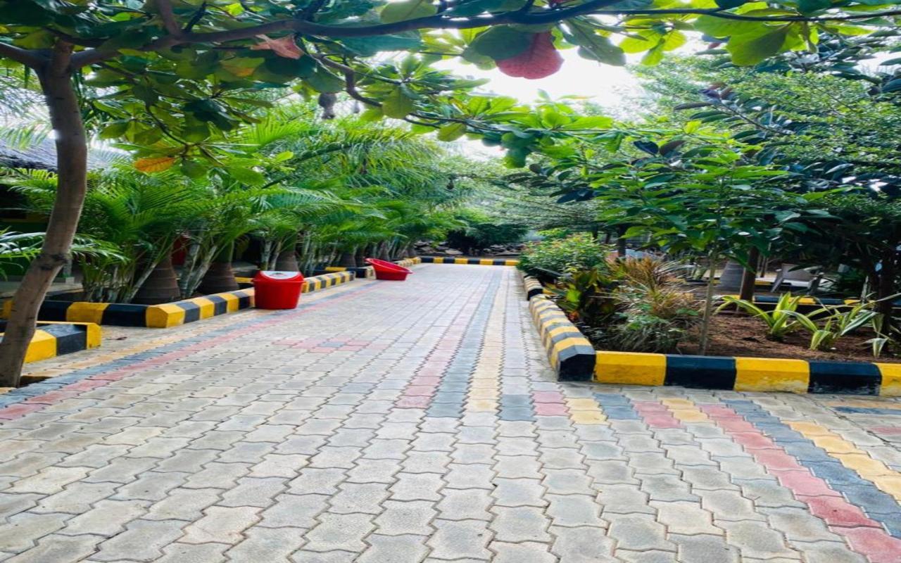 Hotel Megha Resort ハンピ エクステリア 写真