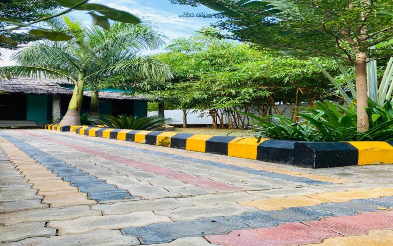 Hotel Megha Resort ハンピ エクステリア 写真