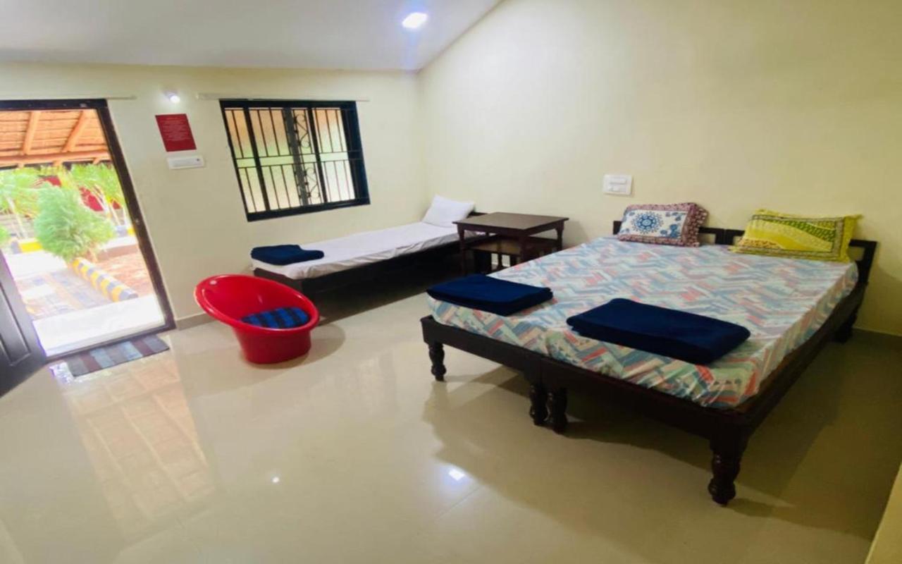 Hotel Megha Resort ハンピ エクステリア 写真